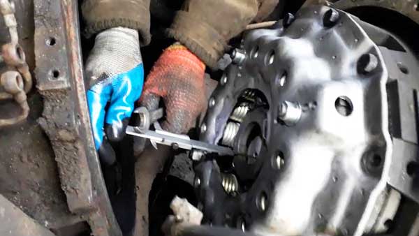 Установка сцепления Камаз двухдисковое видео | Granit Auto